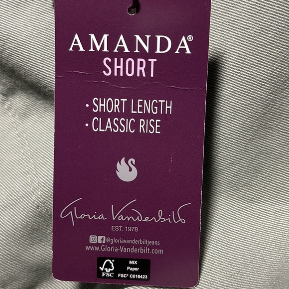 NWT Gloria Vanderbilt all-around slimming effect Amanda short soft touch - Picture 5 of 5
